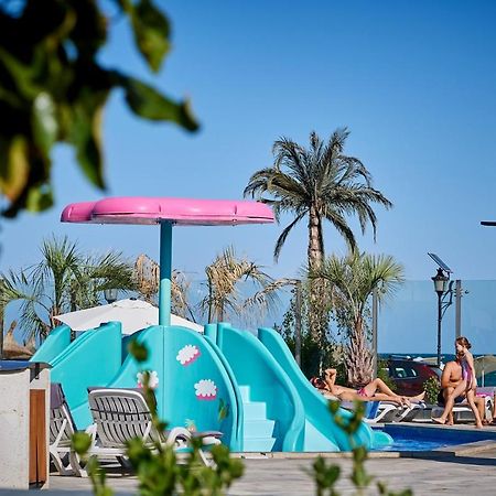 Sea Love Apt Spa N Pools Beach Resort Năvodari Exteriér fotografie